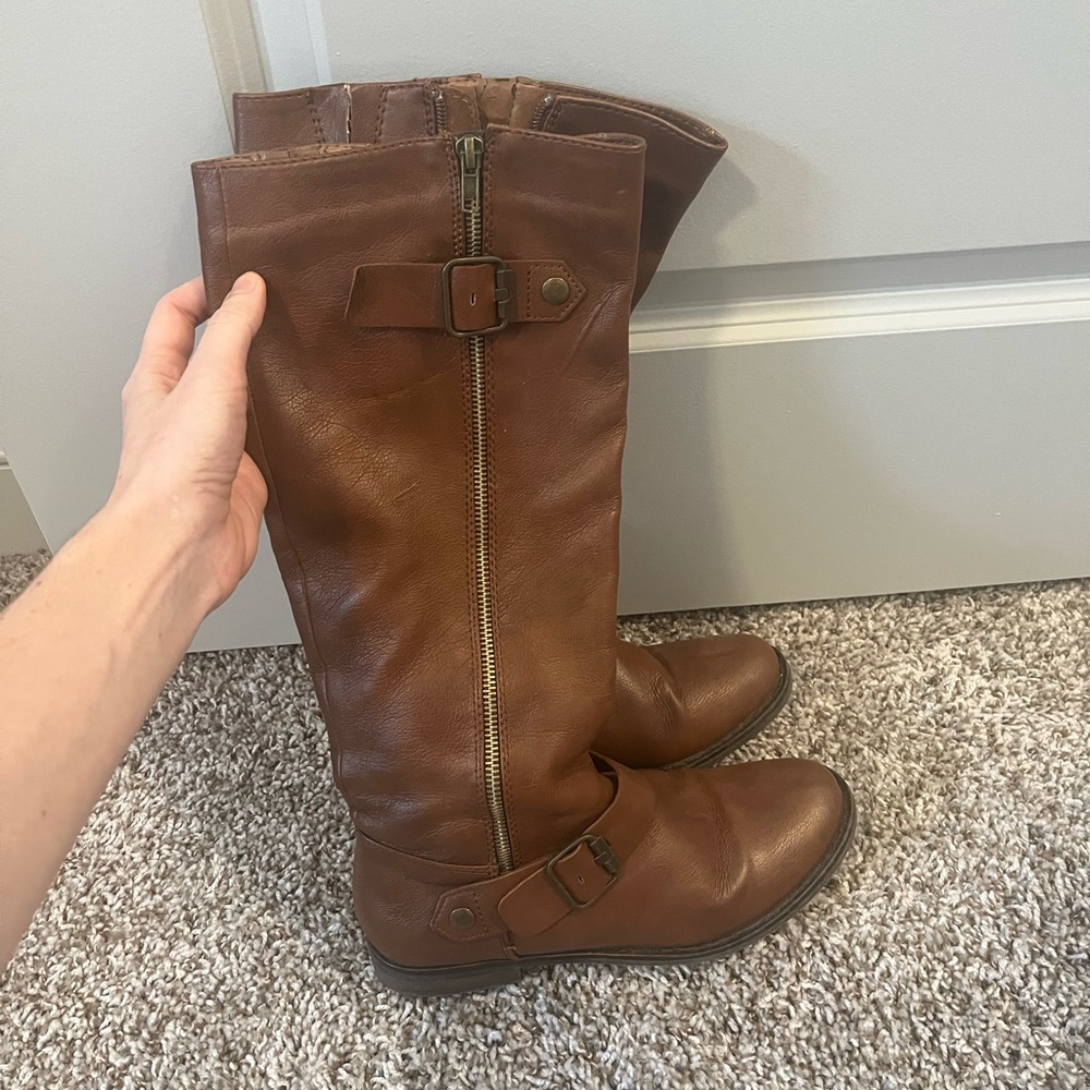 Brown boots